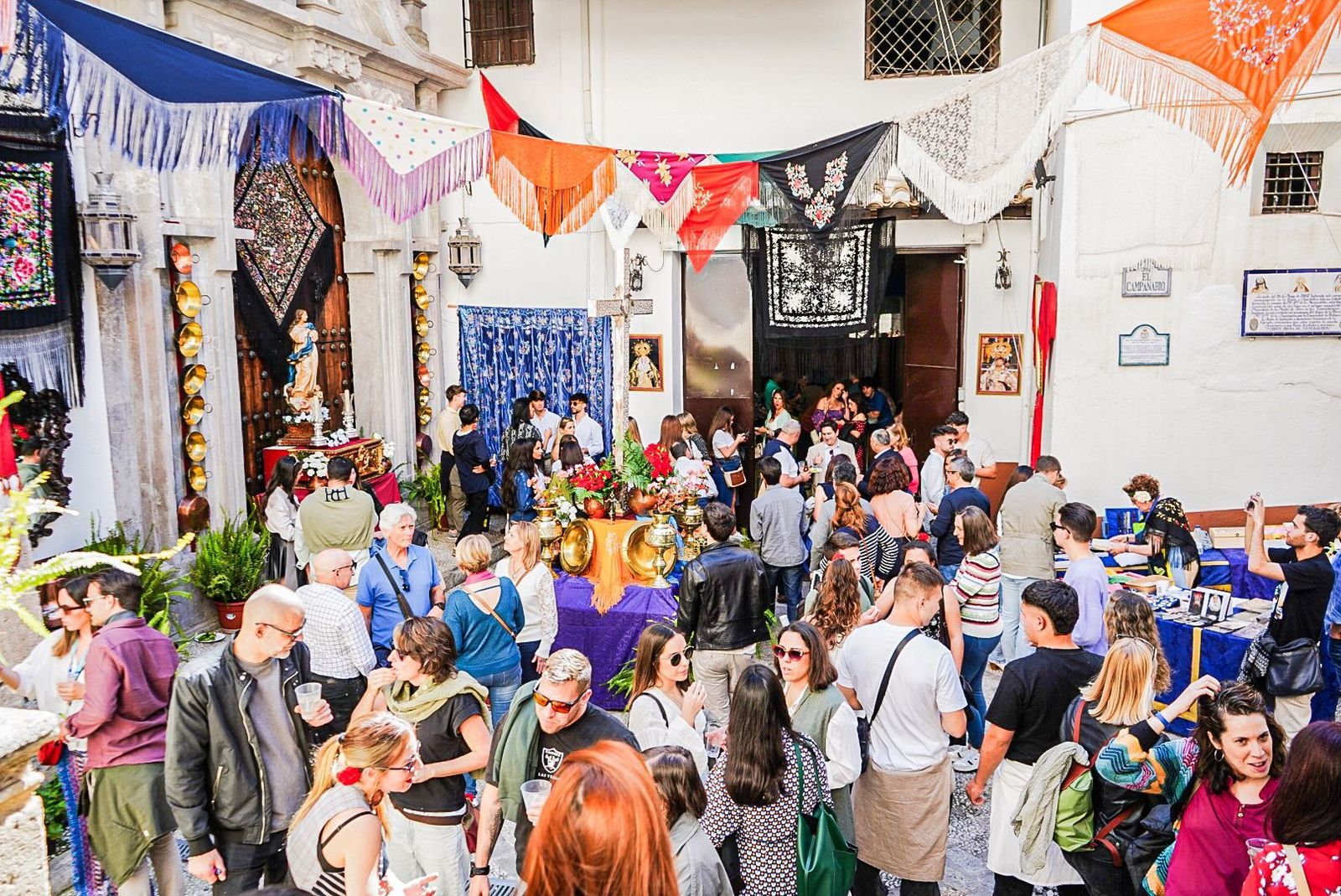 Los mejores momentos del primer día de Cruces en Granada en fotos