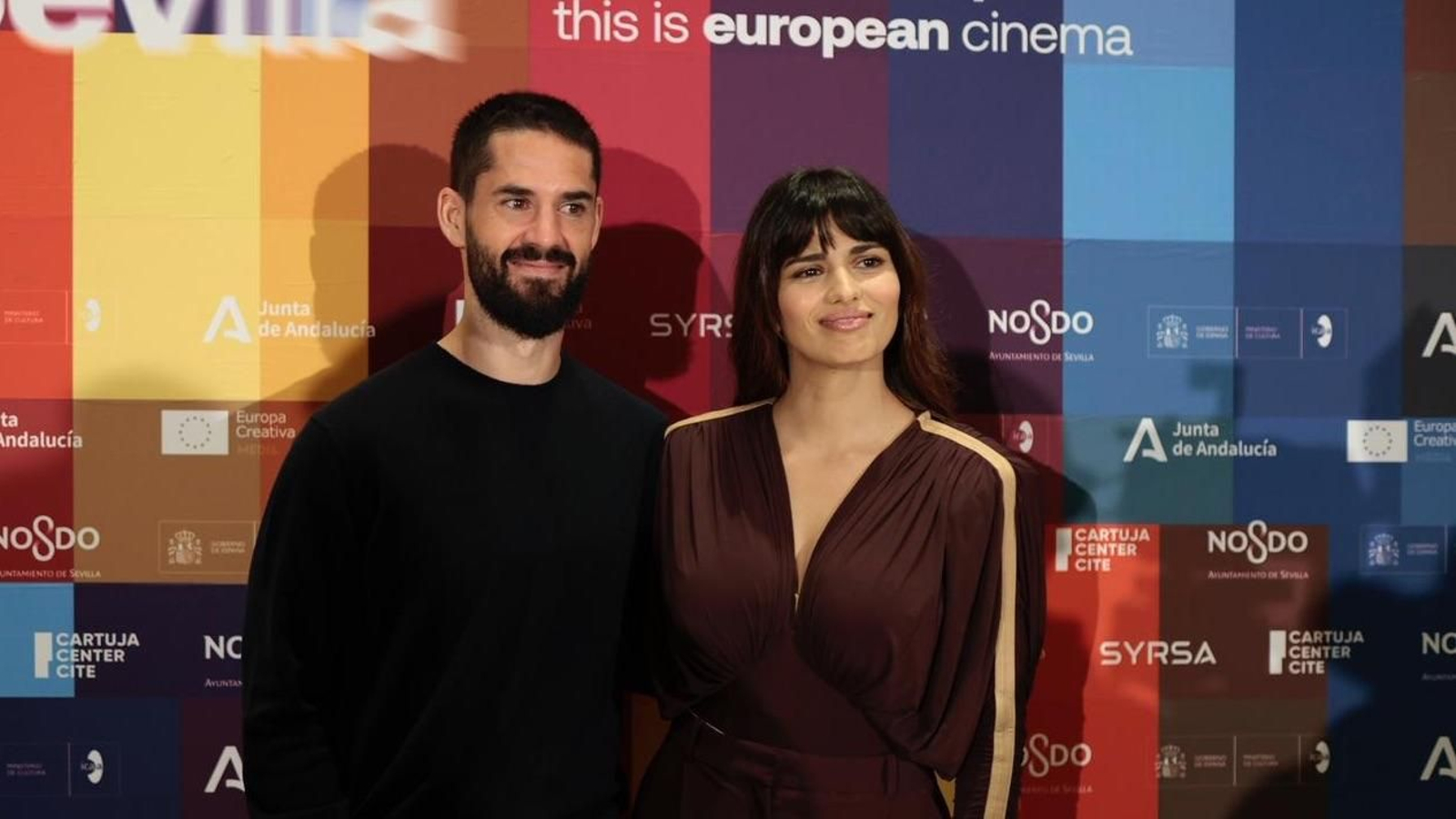 Isco Alarcón posa junto a Sara Sálamo en el Festival de cine de Sevilla