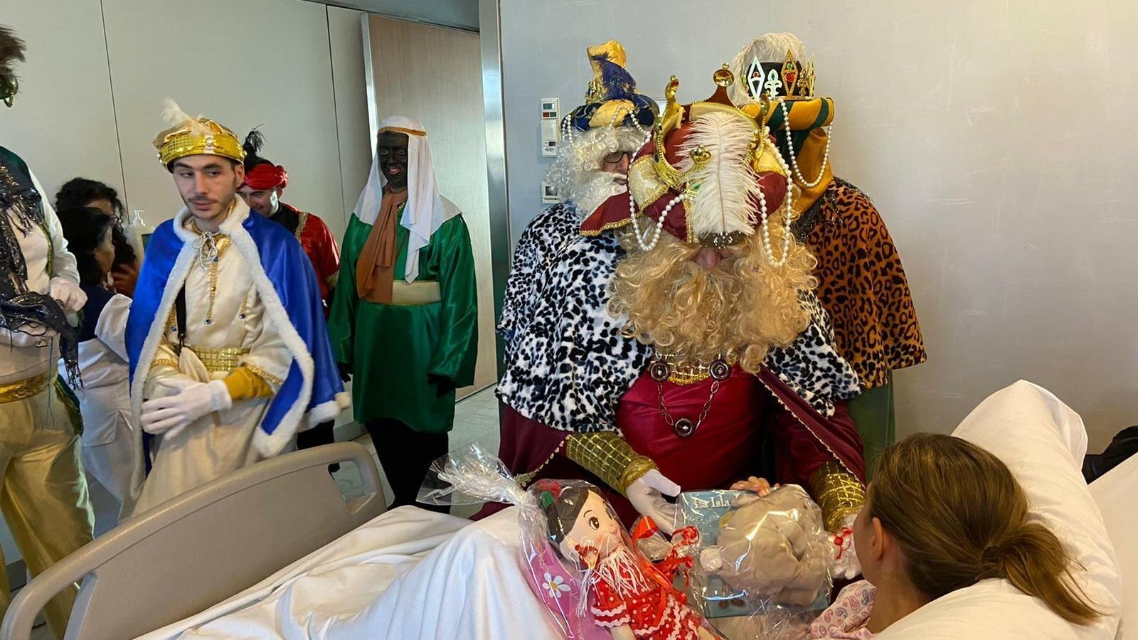 Niña con los Reyes Magos Niña con los Reyes Magos