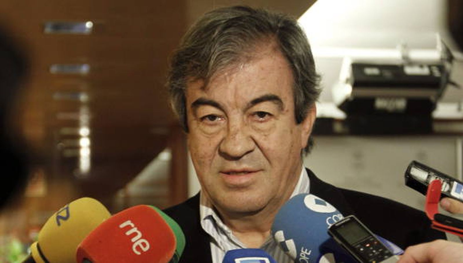 Cascos denuncia al diputado de Podemos Segundo González por relacionarlo con "comisiones irregulares"