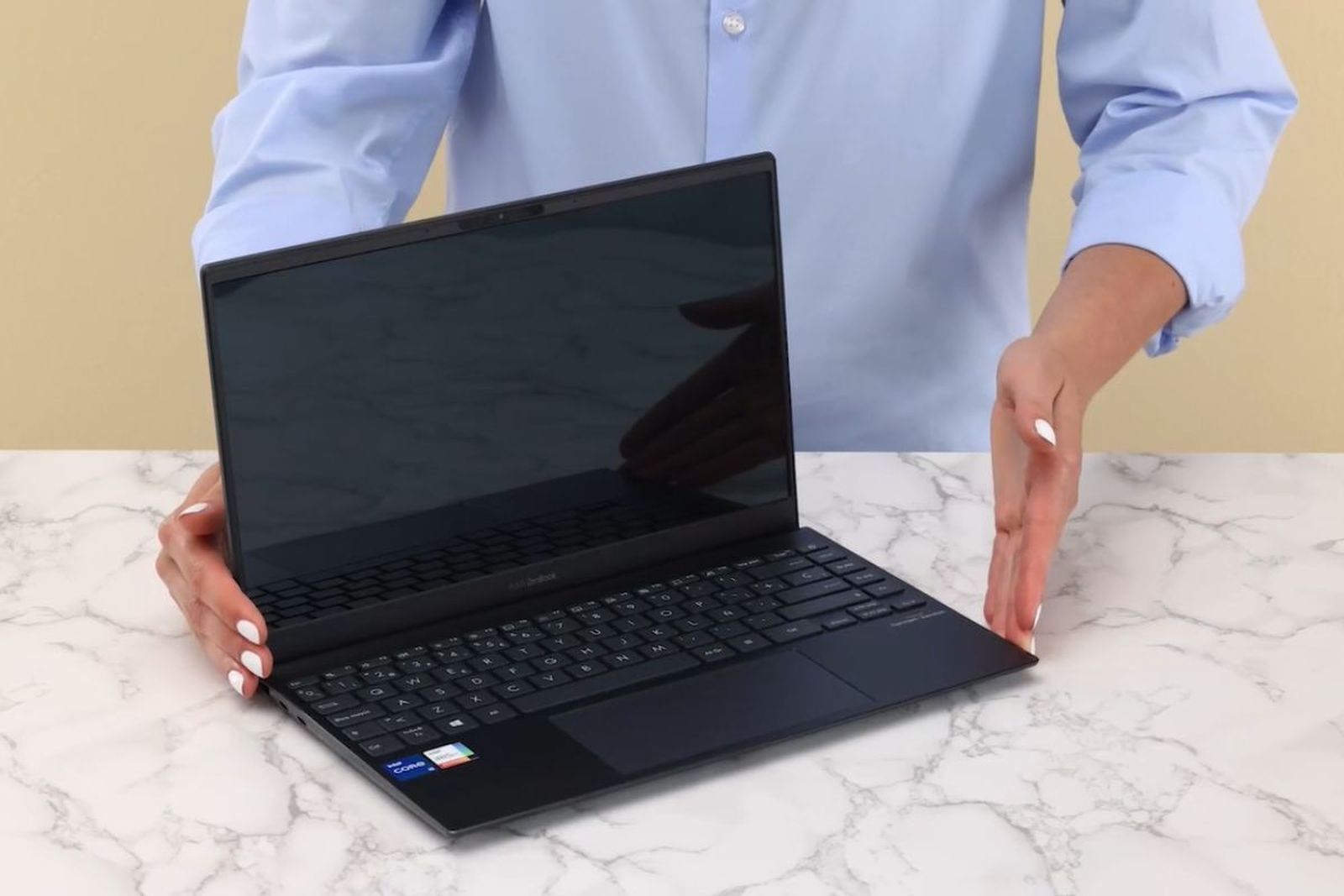 Máxima potencia y rendimiento es lo que ofrece este ordenador portátil ASUS ¡que ahora tiene 300 euros de descuento!