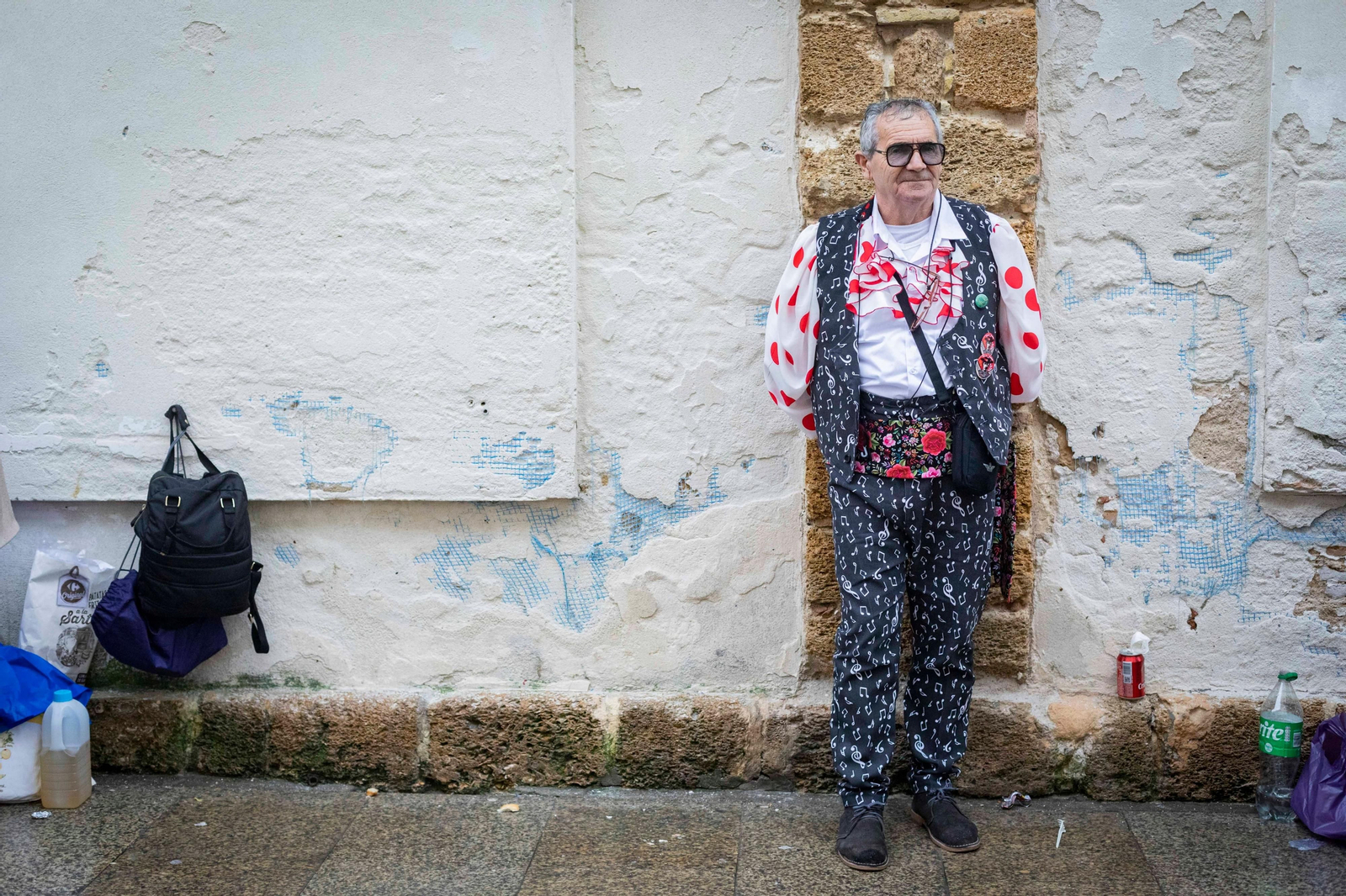Las mejores imágenes de un Lunes de Coros pasado por agua en el Carnaval de Cádiz 2024