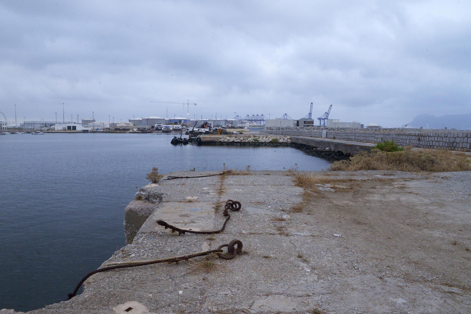 Estado actual del muelle de Armamento del Puerto de Algeciras.