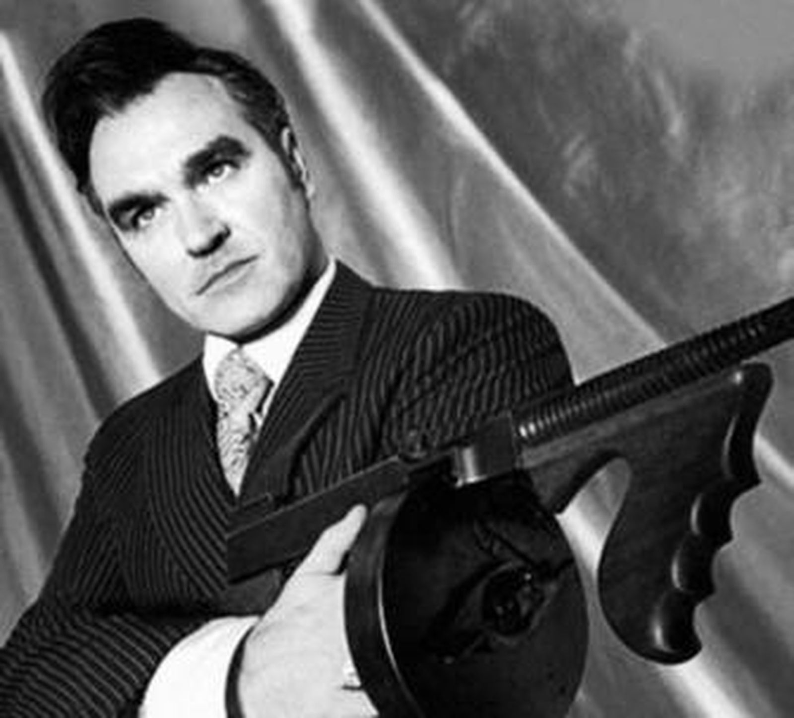 El cantante británico publica dos temas inéditos dentro de sus 'Greatest Hits' .