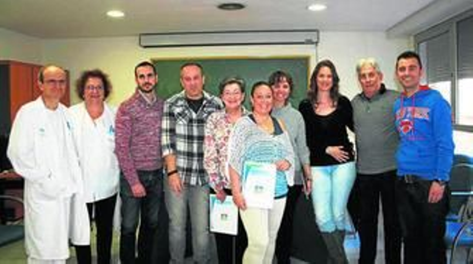 Participantes en la escuela de pacientes organizada por el Hospital Regional.