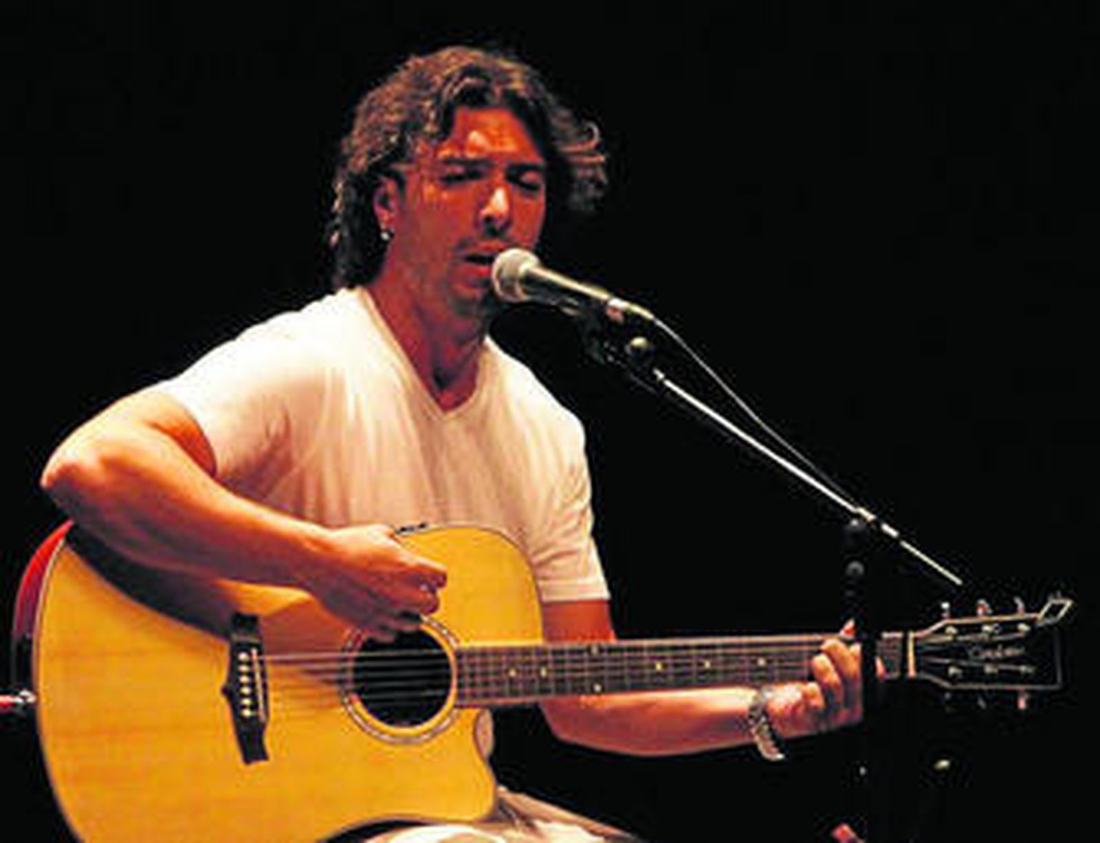 Nández será uno de los cantantes presentes en el concierto de Canal Fiesta que se celebra el sábado.