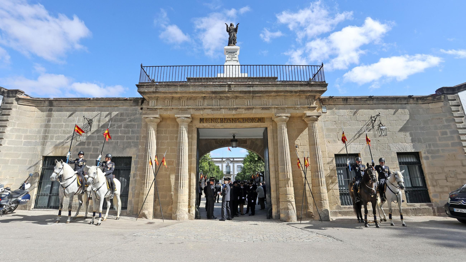 Imágenes del Día de la Policía Nacional en las Bodegas Fundador de Jerez