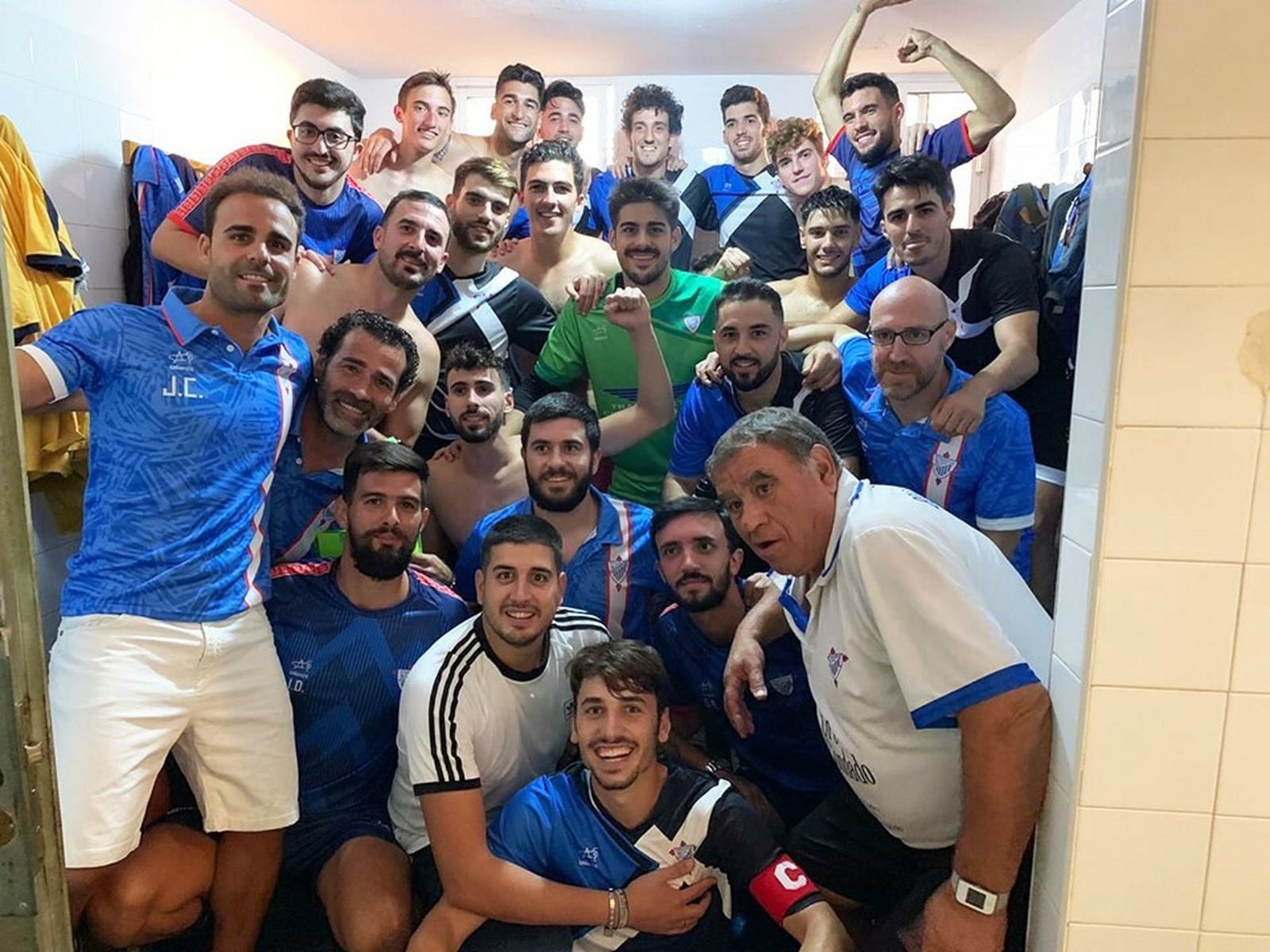 El Bollullos se ha encaramado a lo más alto de la clasificación en la Primera Andaluza.