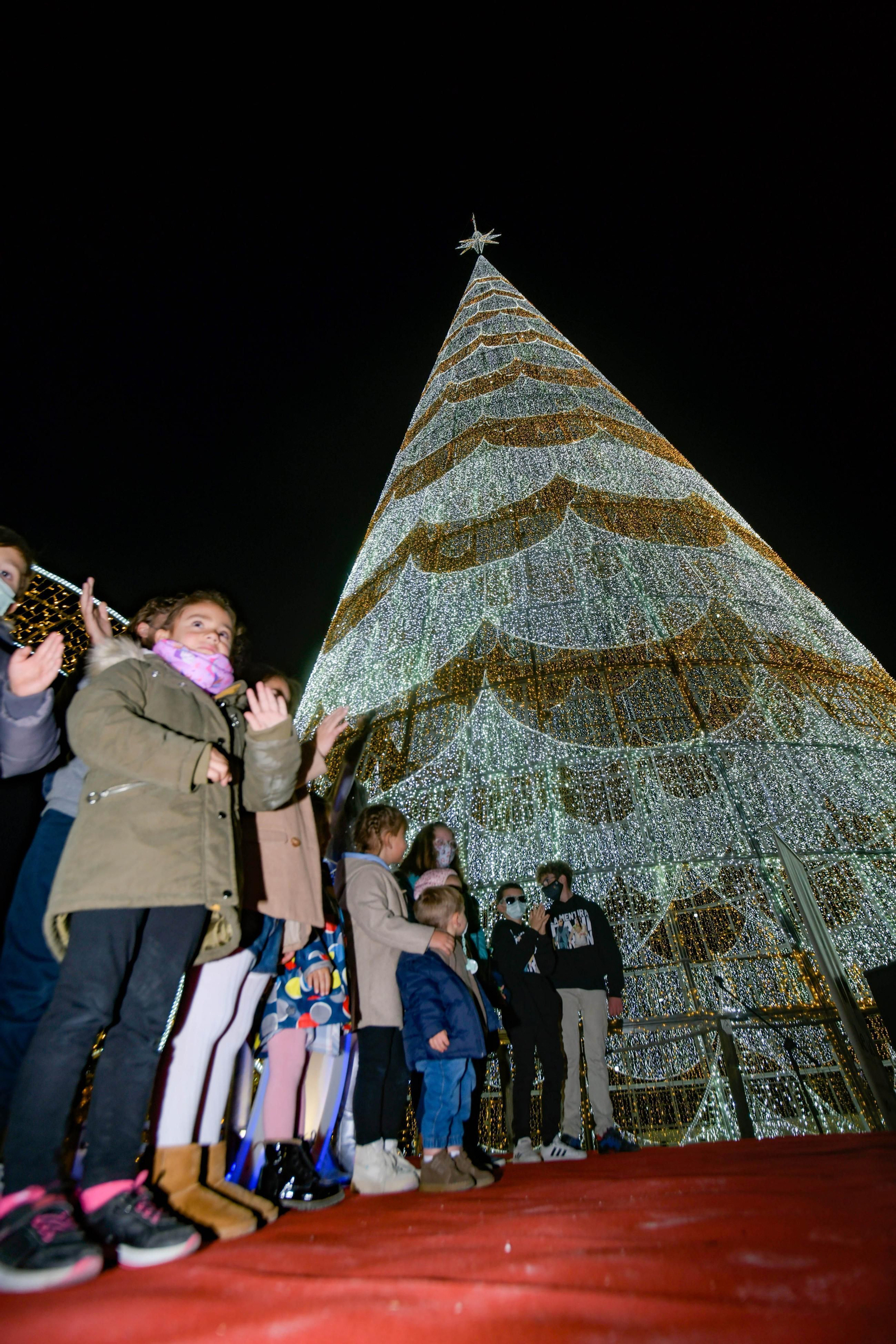 El encendido de la Navidad 2021 en el centro comercial Nevada Shopping, en imágenes