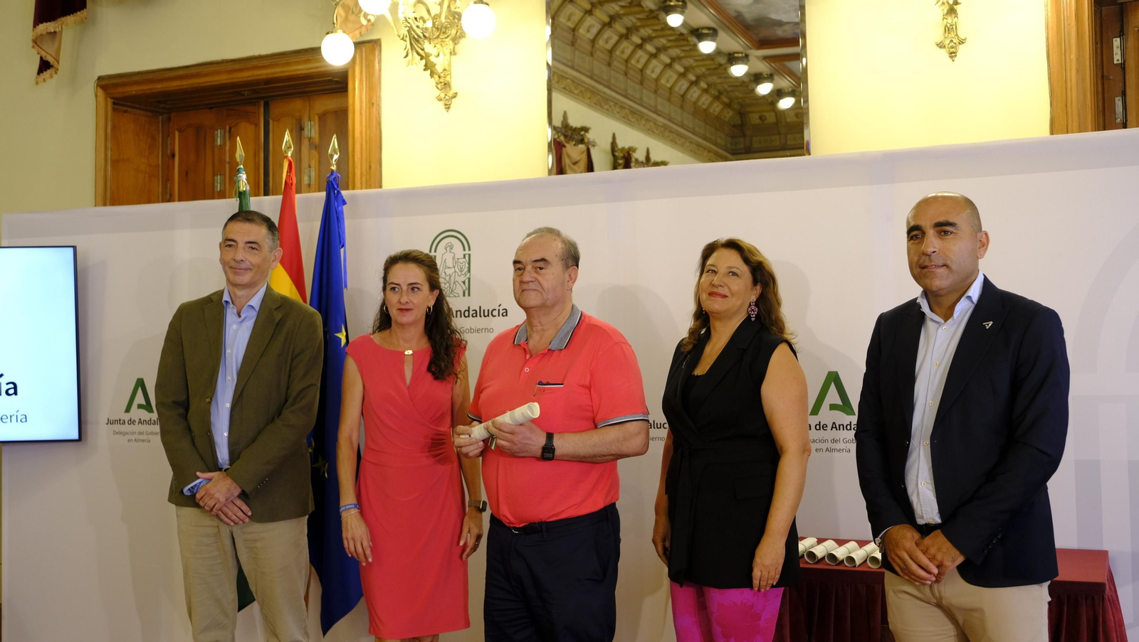 Imágenes de la entrega de ayudas de la Junta de Andalucía a diversos pueblos de Almería