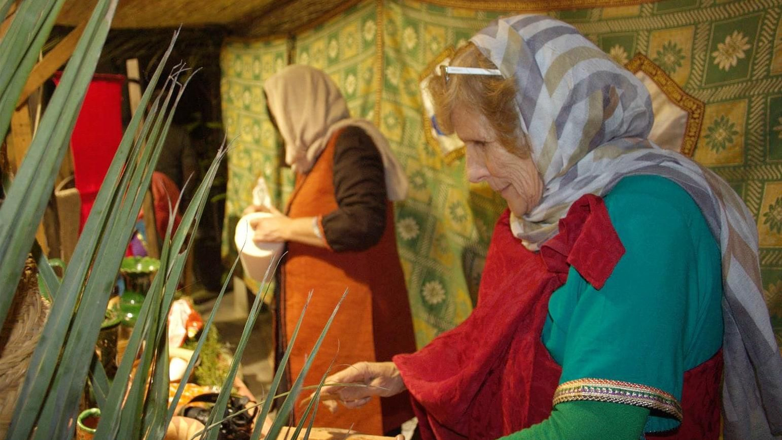 Desde niños hasta abuelos, todo el pueblo se vuelca de lleno con este tradicional belén viviente.