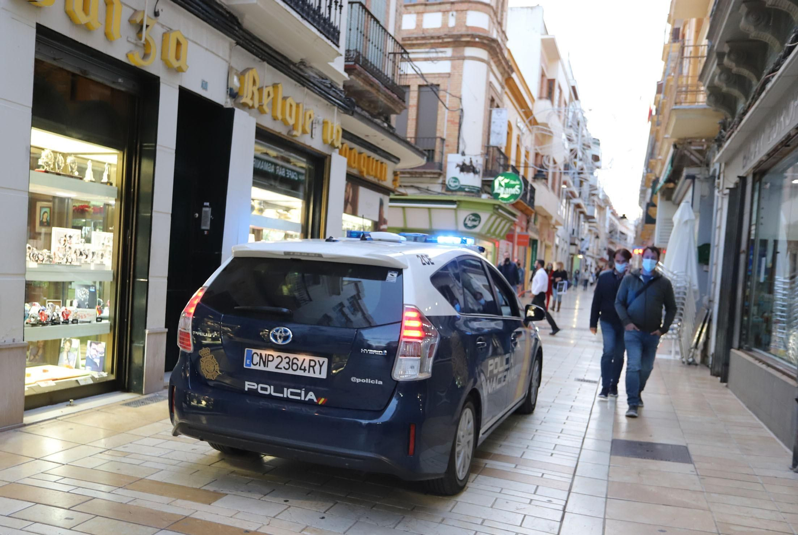Imágenes del cierre de comercios bares y terrazas a causa de las nuevas restricciones por la Covid en Huelva
