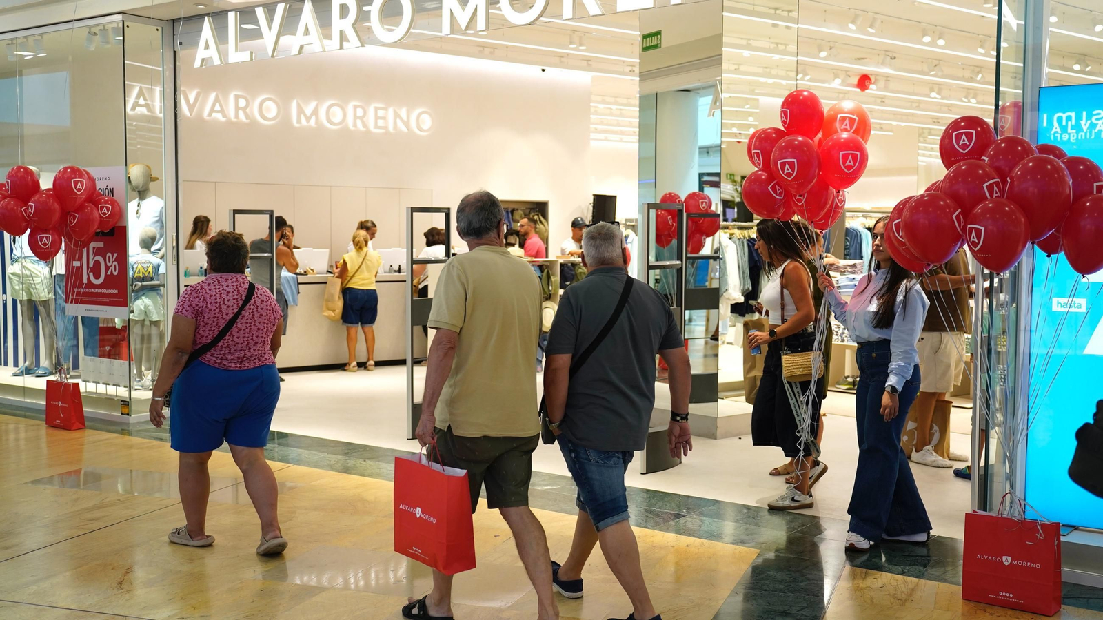 Fotos de la apertura de la marca Álvaro Moreno en el Centro Comercial Puerta Europa de Algeciras