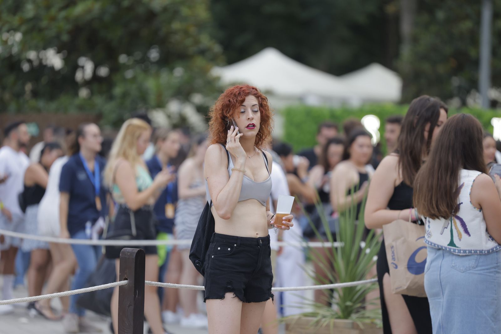 Búscate en las fotos del concierto de Bizarrap