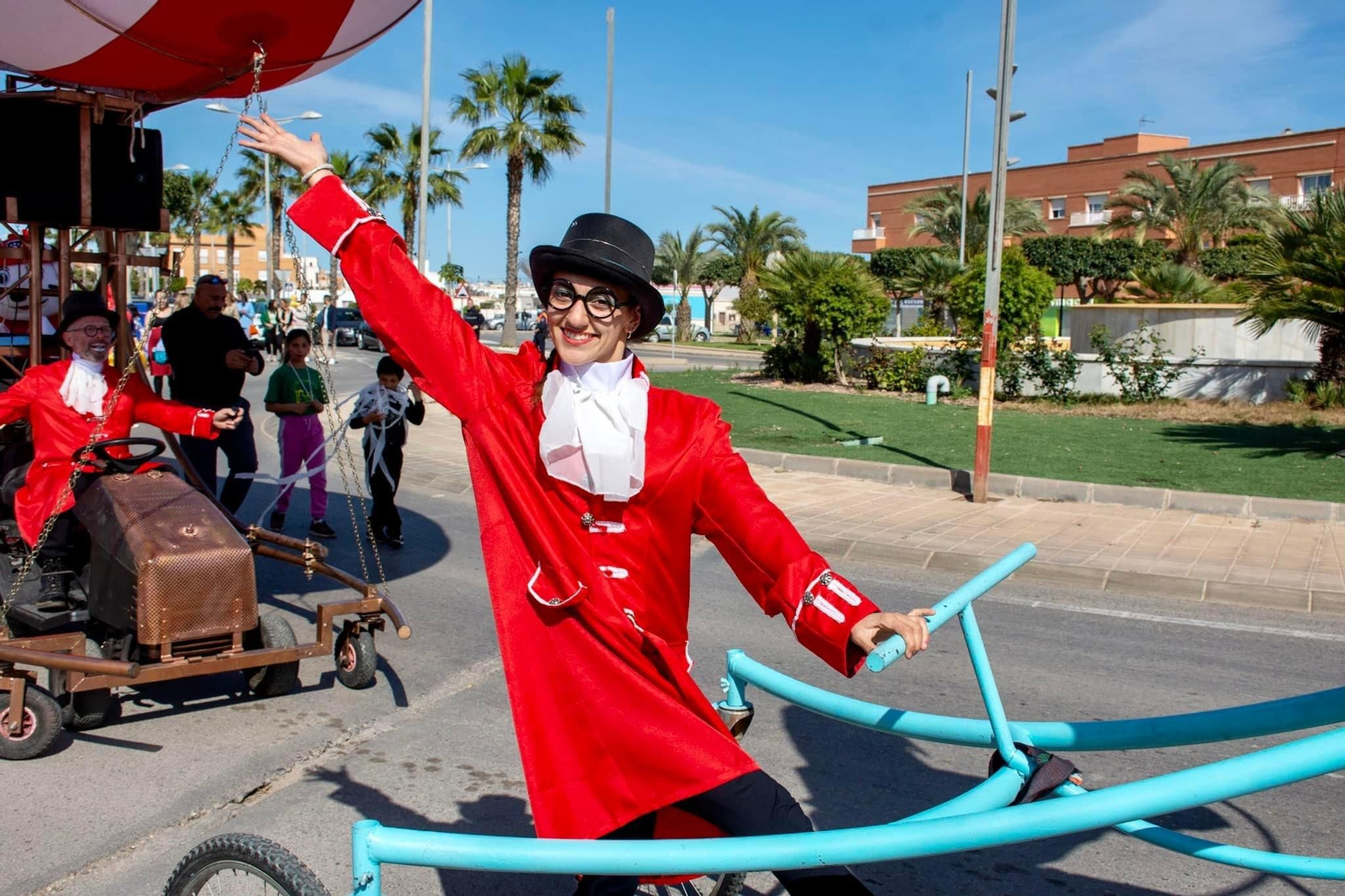 San Isidro olvida las penas y se entrega a su Carnaval