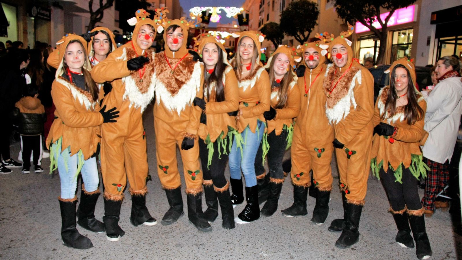 Los renos eran imprescindibles. Por eso mismo, Santa Claus se ha llevado un grupo de respuesto por si alguno de los que estaban en activo se indisponía o fatigaba.