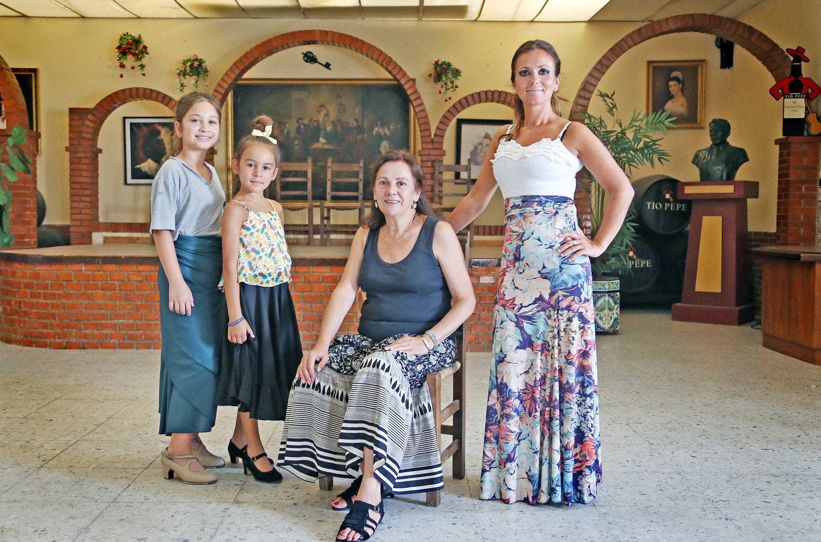 Esther Aranda, Ana María López, Triana Jero y Rocío Carrasco actuarán hoy en los Viernes.