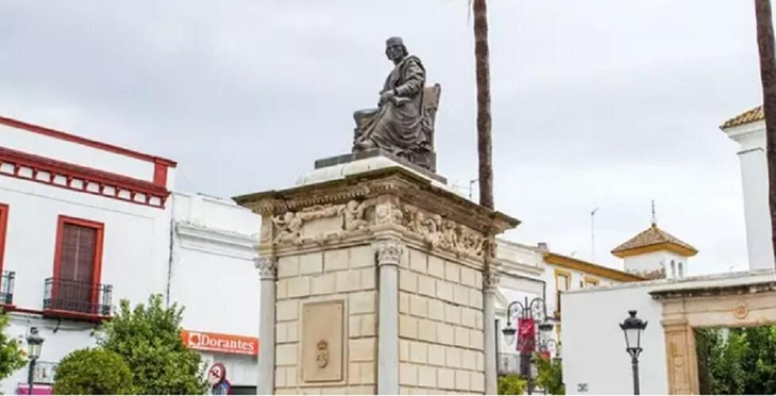 Monumento a Elio Antonio de Nebrija en su tierra natal Lebrija.