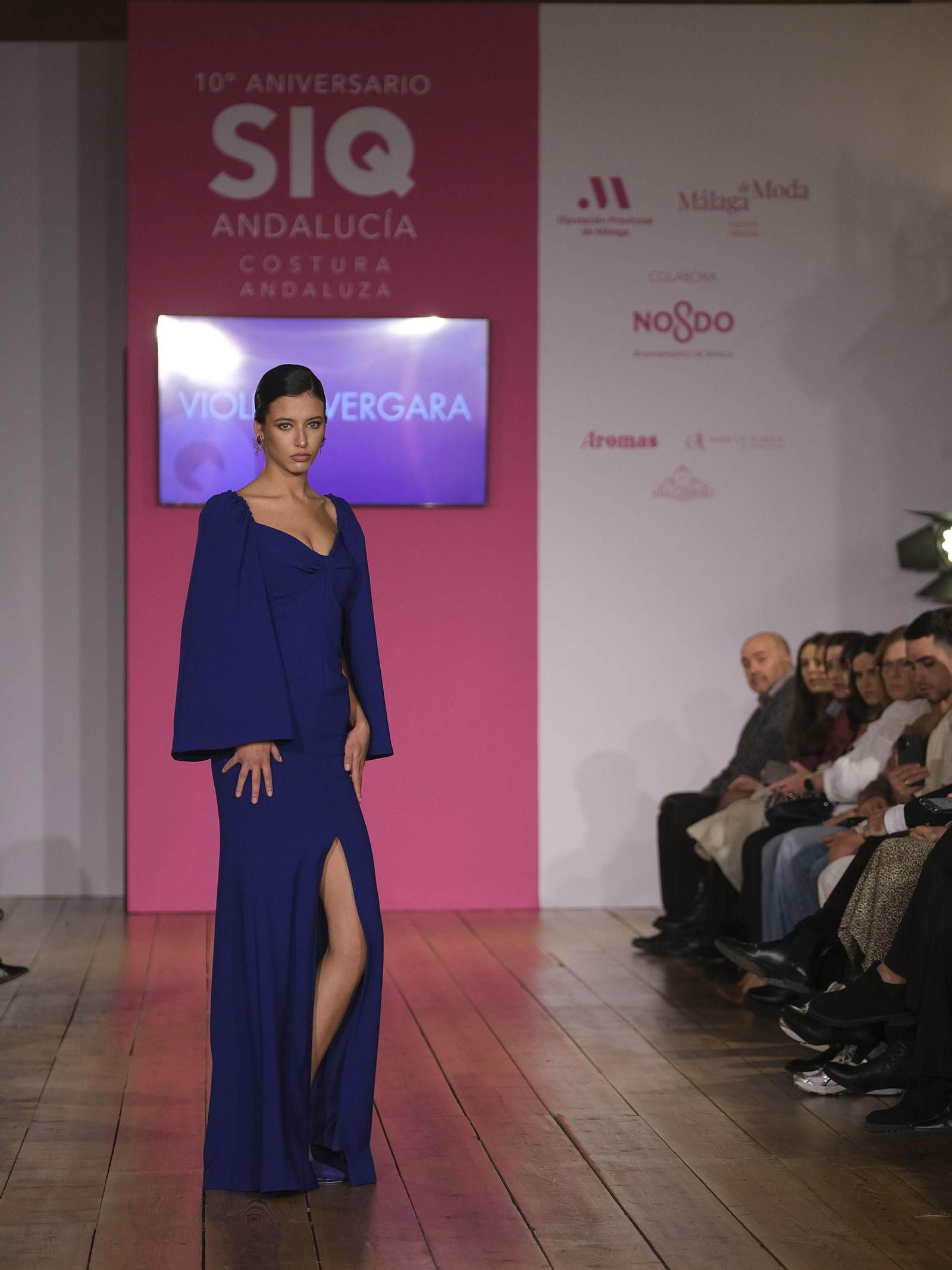 Sobriedad y minimalismo en las invitadas de Violeta Vergara