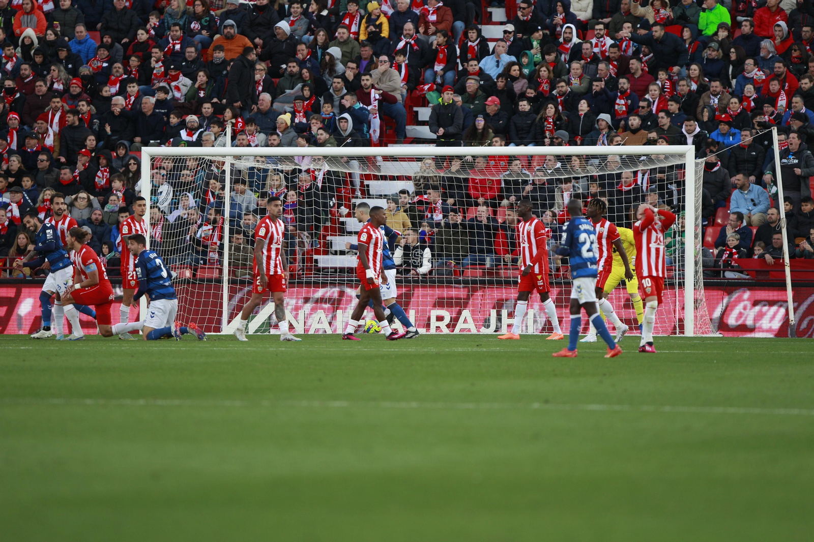 Imágenes del partido de fútbol U.D. Almería-Real Betis Balompié
