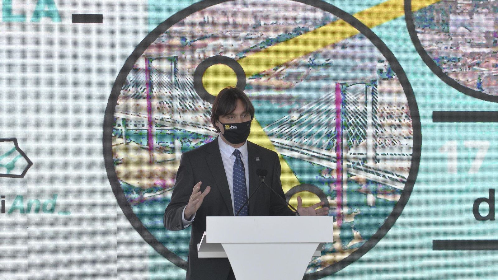 El rector de la Pablo de Olavide, Francisco Oliva, durante su intervención.