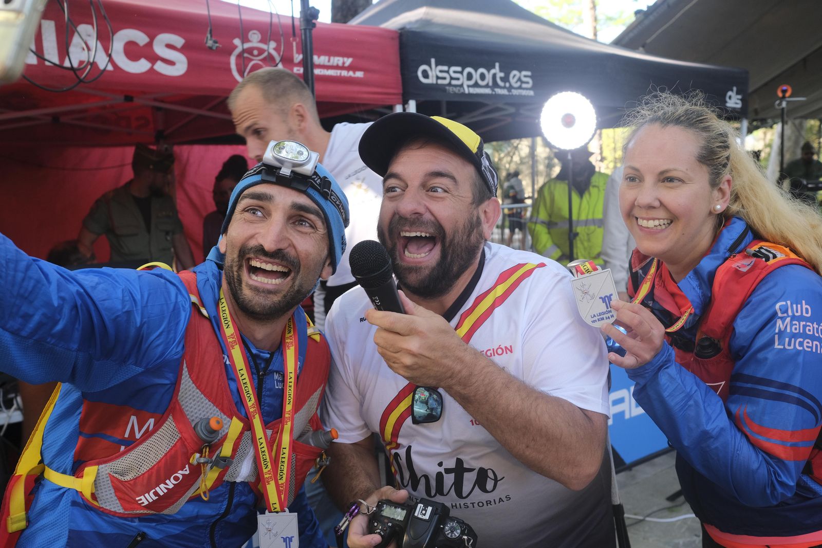 Cierre de la meta de los 101 kilómetros de la Legión, en fotos.