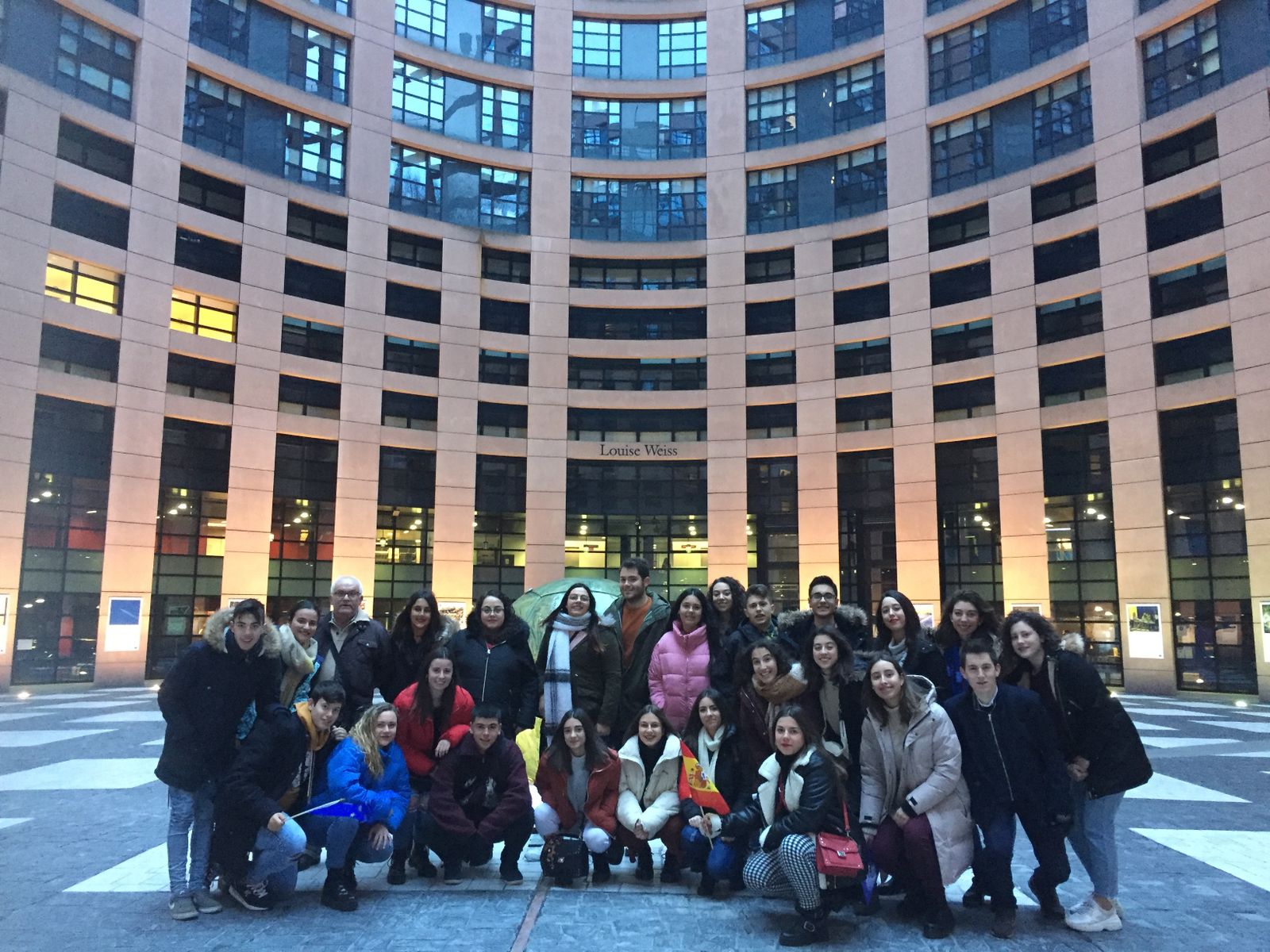 Alumnos y profesores del IES de Olvera, en la sede del Parlamento Europeo, en Estrasburgo.