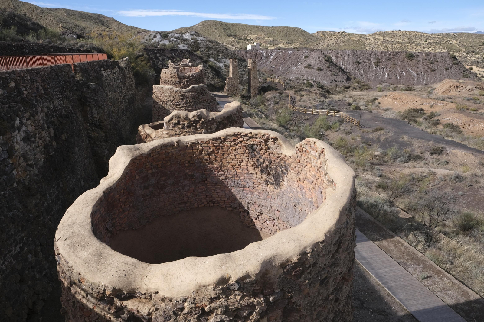 Fotogalería hornos de calcinación en Lucainena de las Torres.  Almería