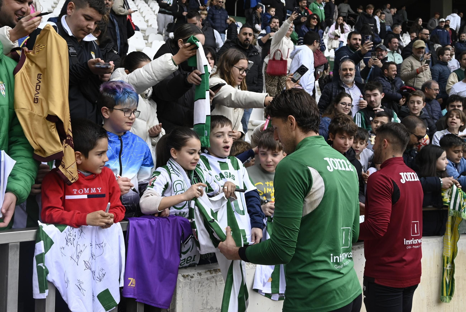 El Córdoba CF se deja querer por su afición en el Día de Andalucía
