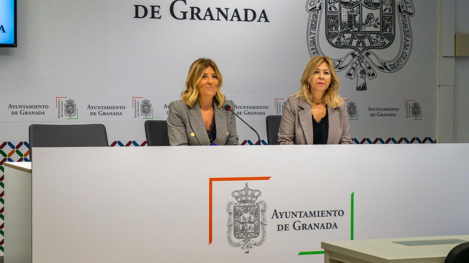 Las concejalas del PP, Eva Martín y Pepa Rubia, hoy en rueda de prensa.
