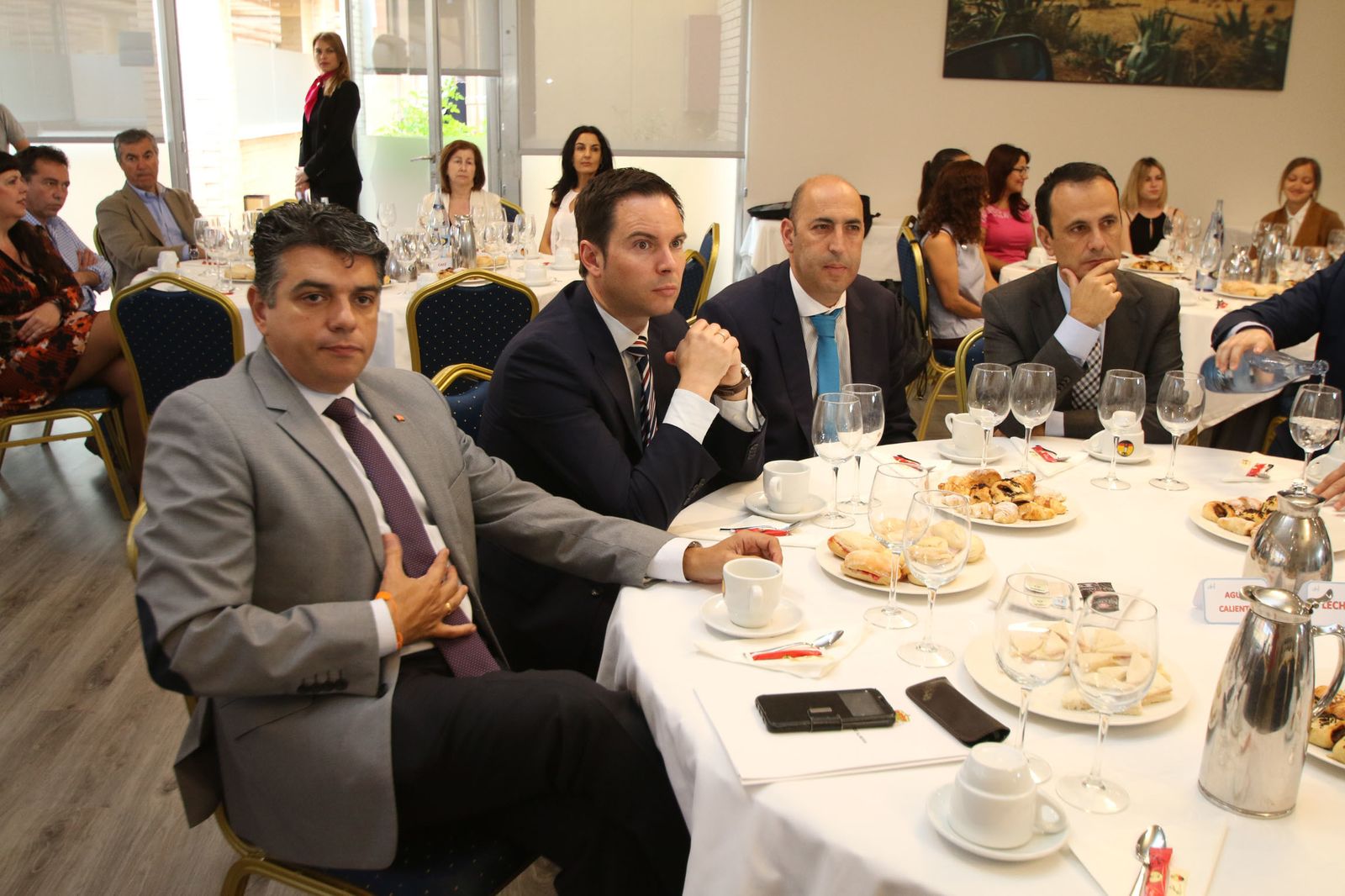 Las imágenes del Foro con el presidente de CEHAT