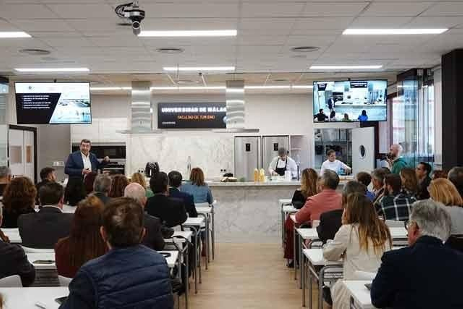 Nuevo laboratorio enogastronómico de la Facultad de Turismo de la UMA.