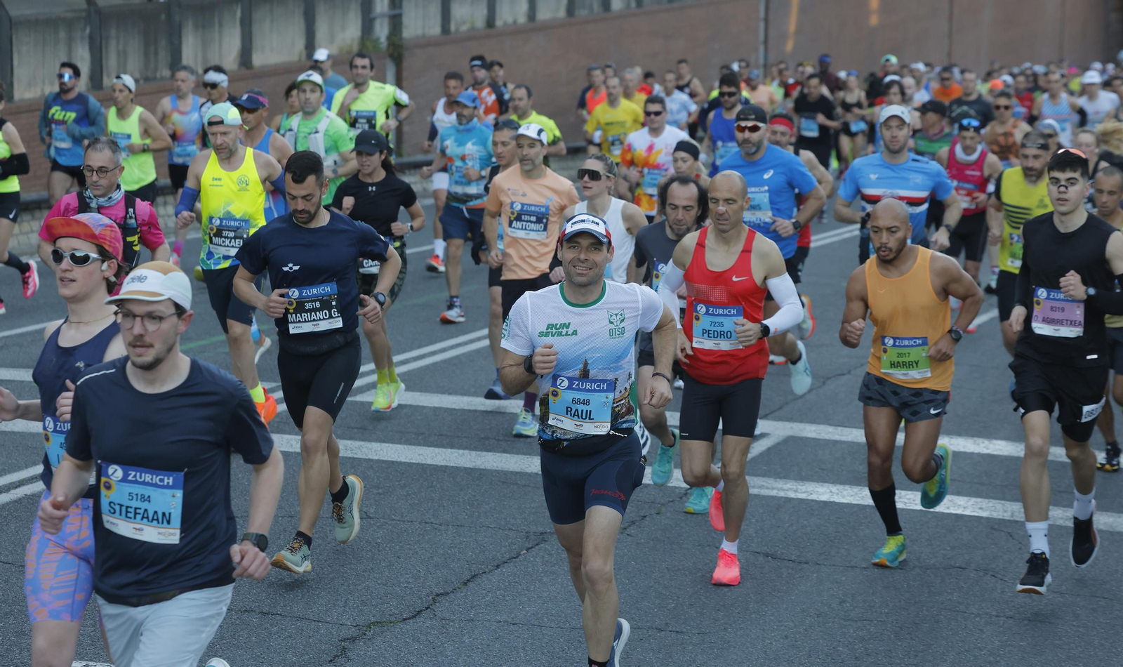 Búscate en el Zurich Maratón de Sevilla 2025