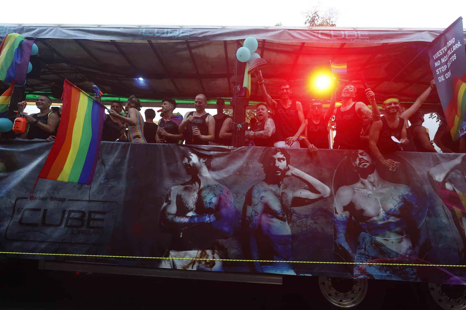 Las imágenes de la cabalgata del orgullo en Sevilla  2022