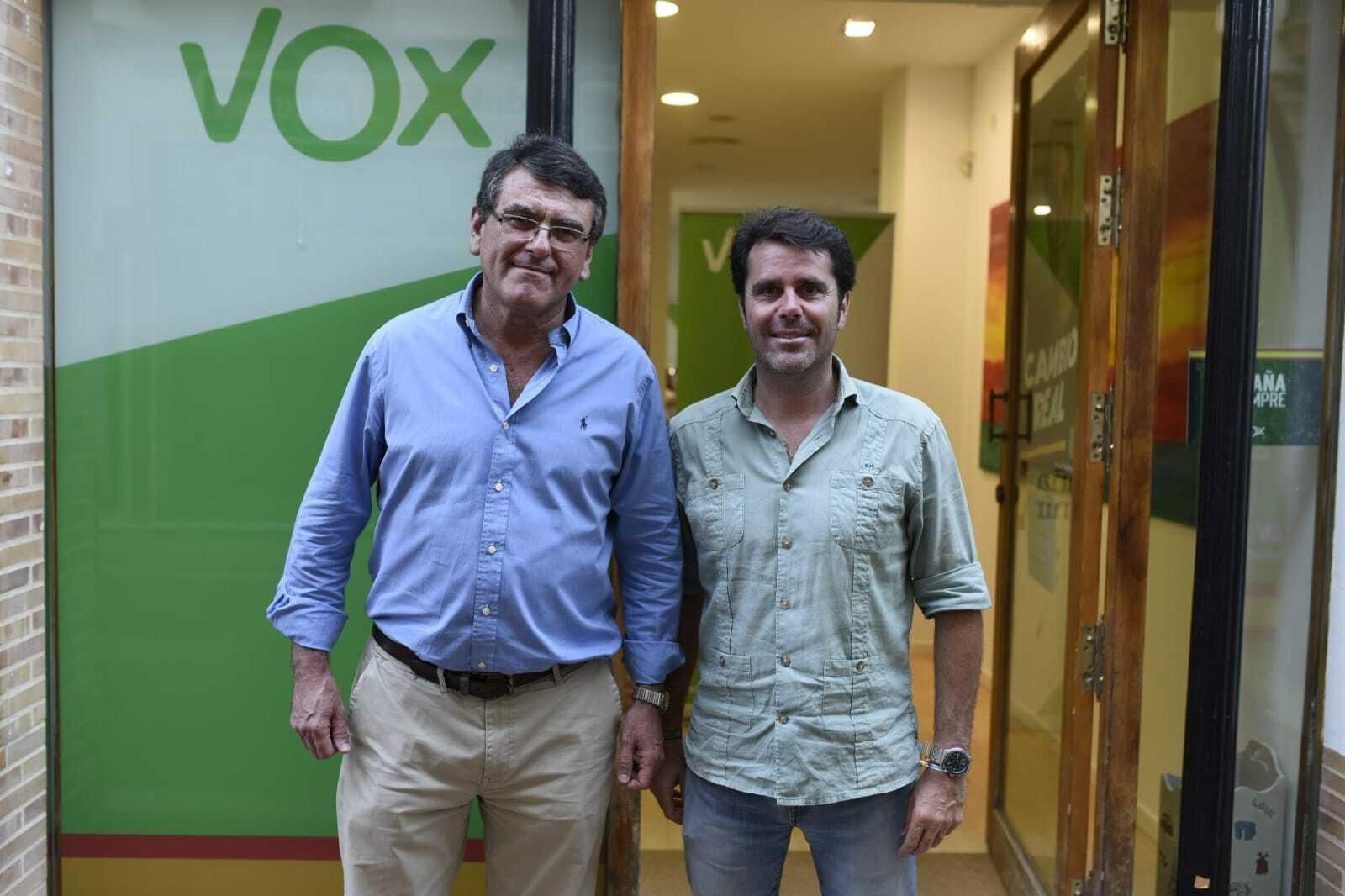 Imágenes de cómo se ha vivido las elecciones en los diferentes partidos de Huelva