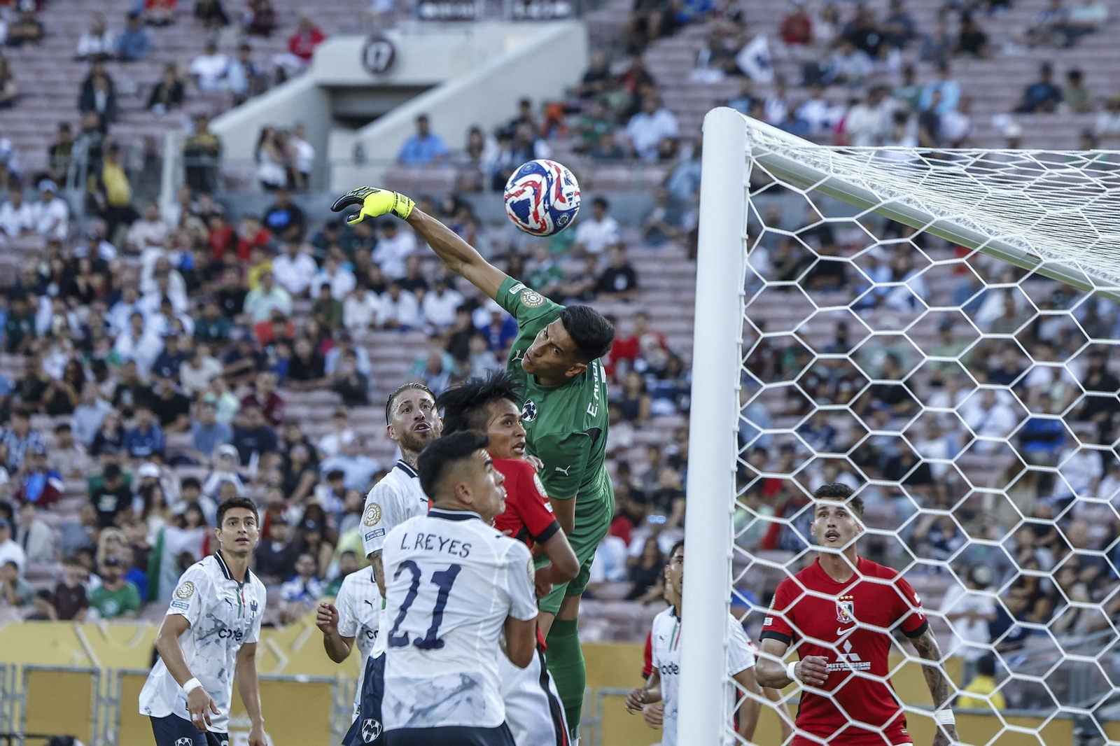 Urawa Red Diamonds-Monterrey (27).jpg