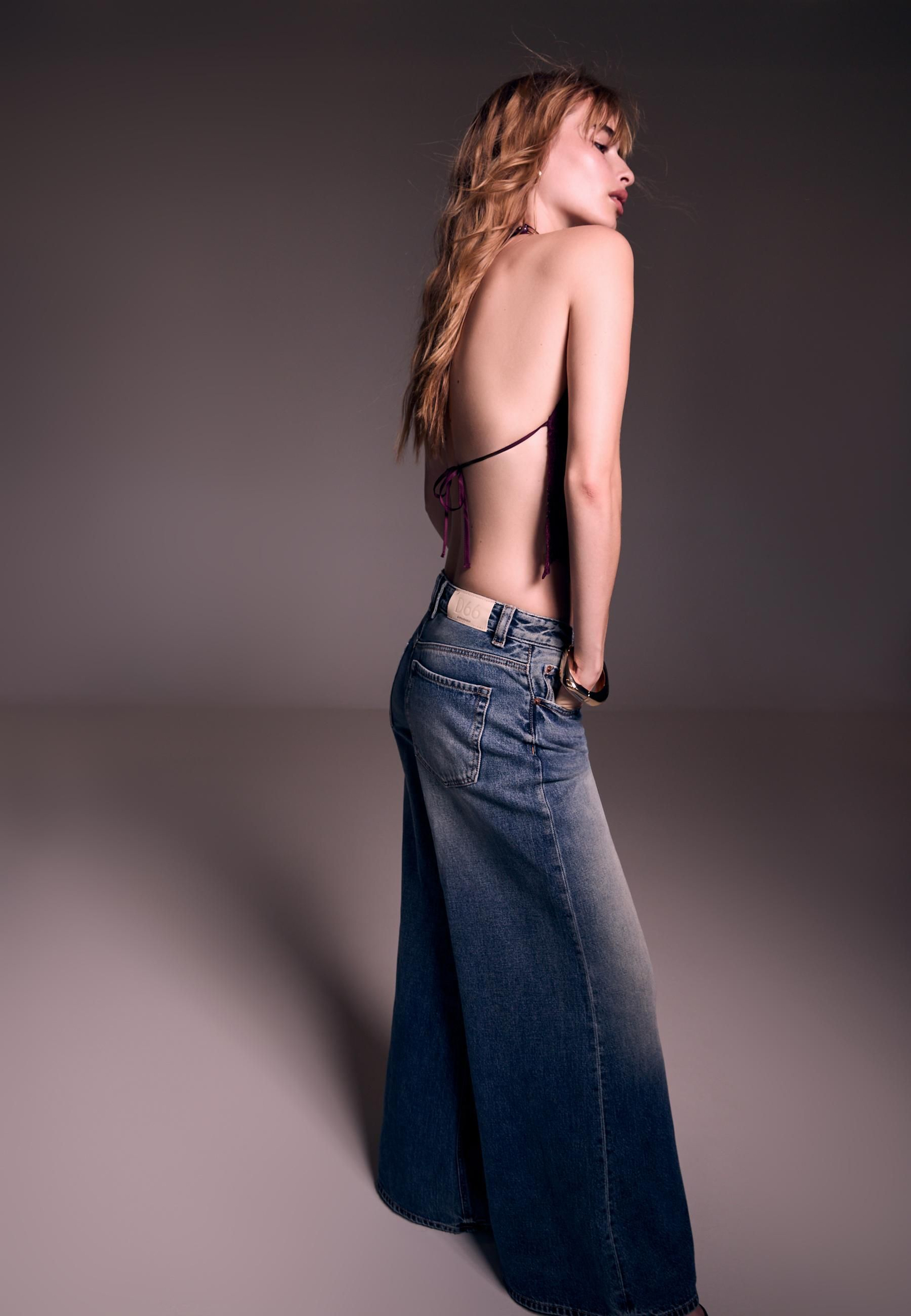 Vaqueros anchos de Stradivarius.