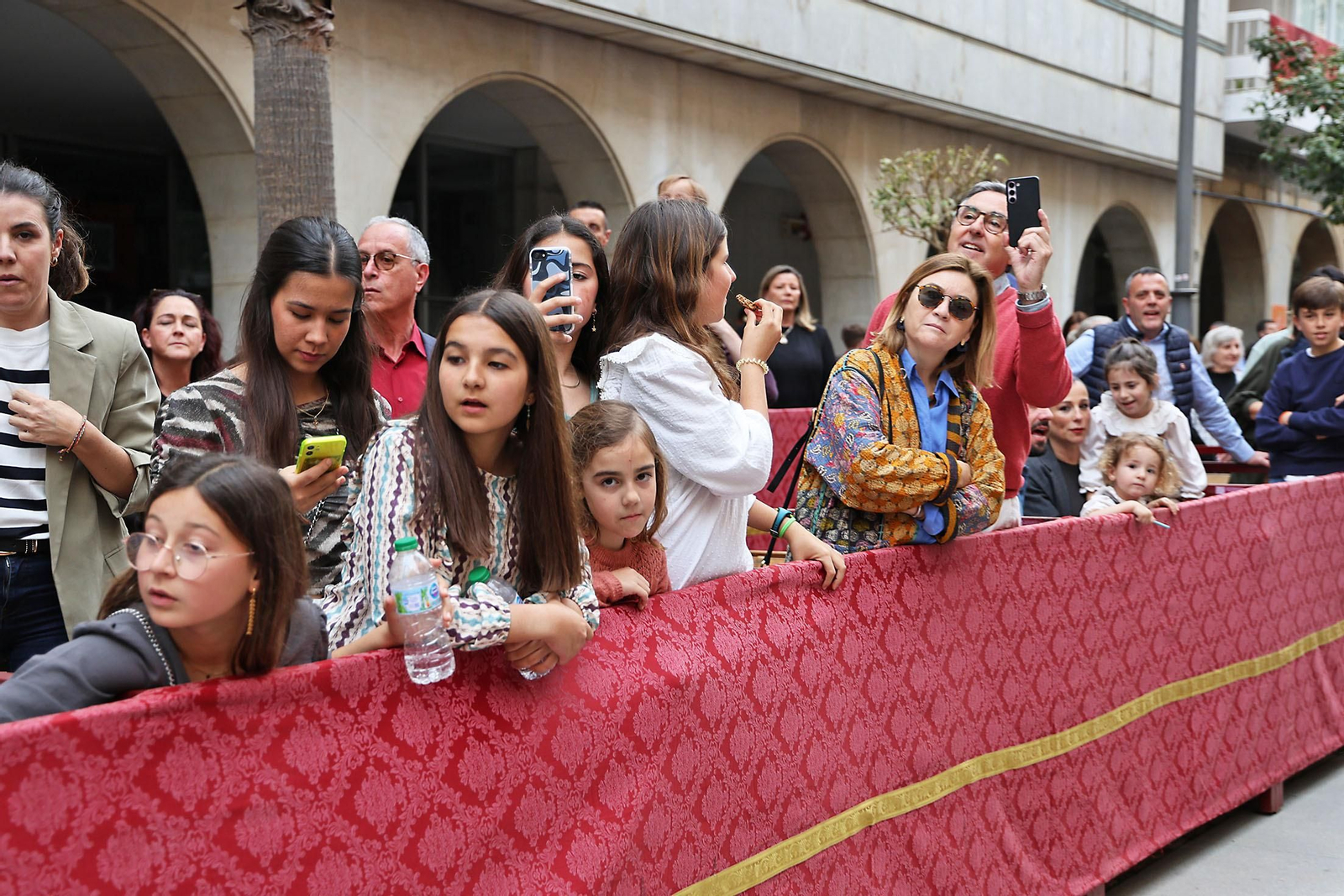 Las mejores imágenes del Sábado de Pasión en Huelva: La Legión con el Cristo de la Vera+Cruz