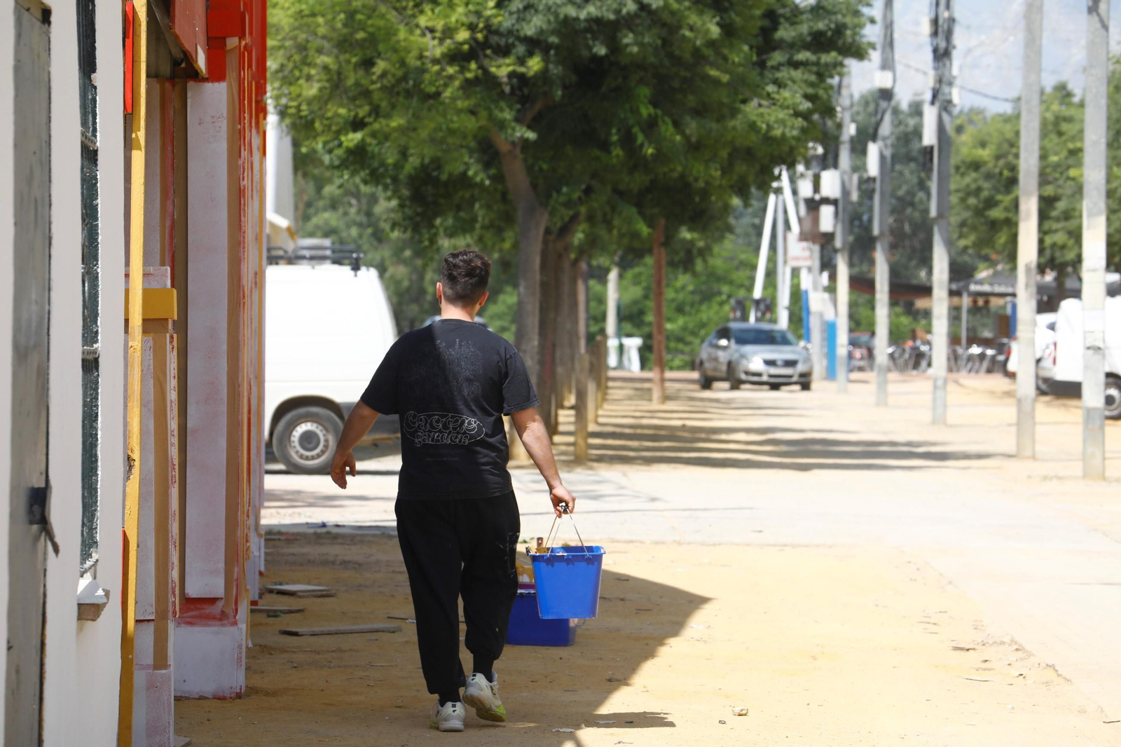 Los preparativos de las casetas de la Feria de Córdoba, en imágenes