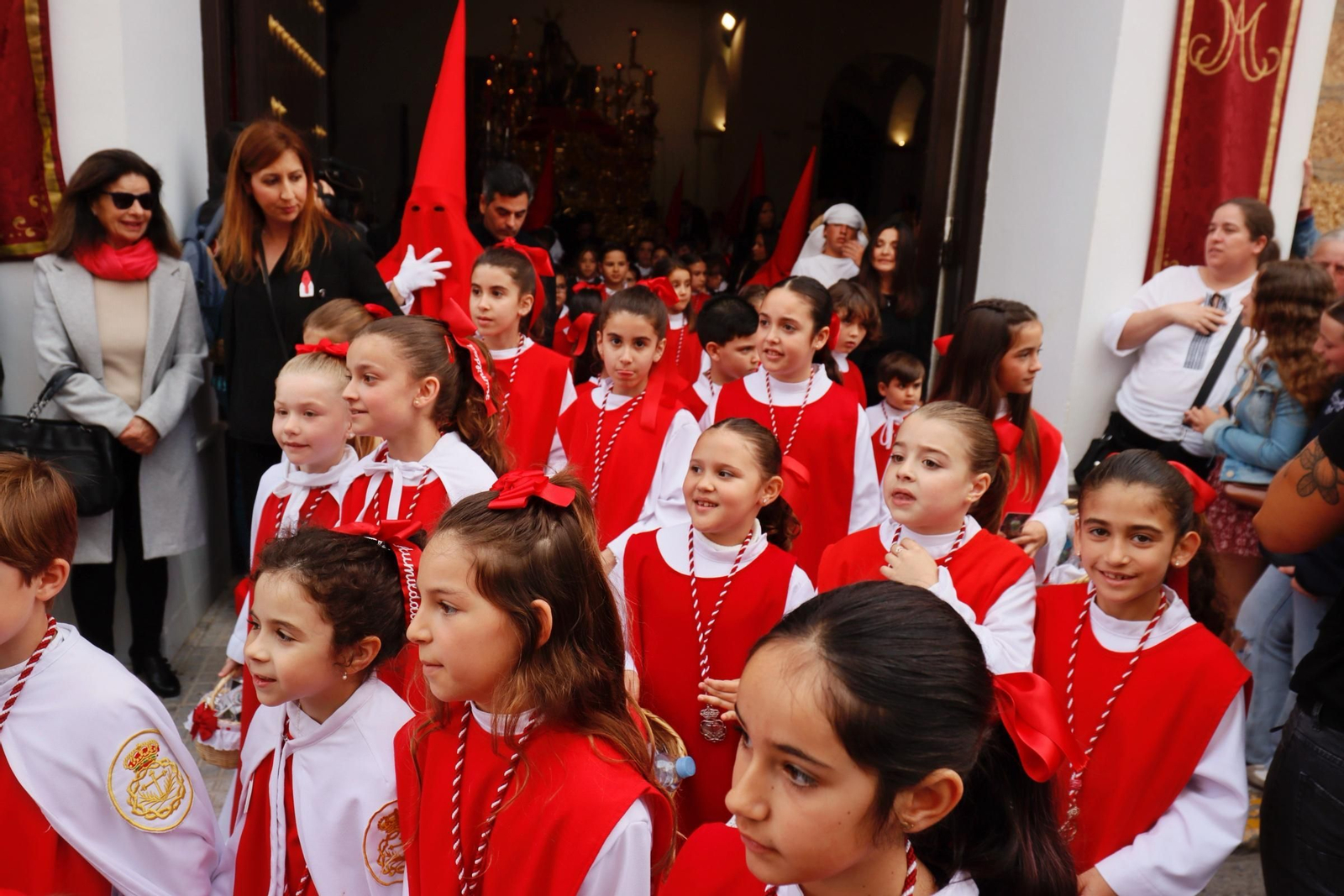 Imágenes de la salida de Humildad y Paciencia en la Semana Santa de Chiclana 2025