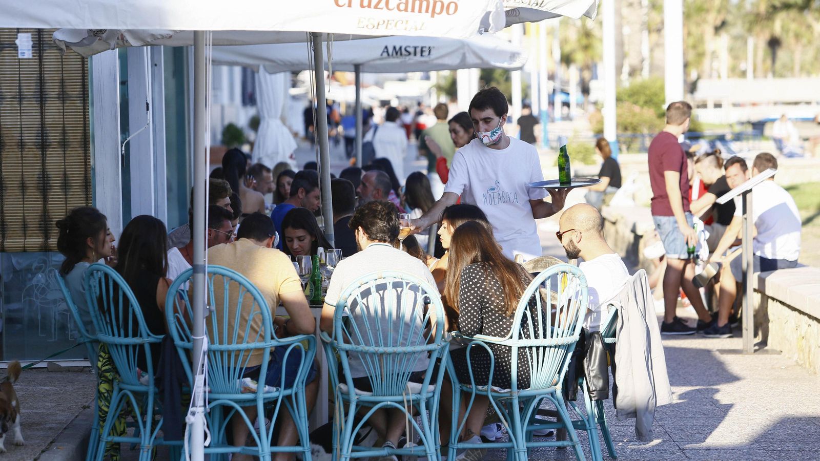 Pedregalejo por la tarde, en el primer día de la fase 1 de la desescalada en Málaga Pedregalejo por la tarde, en el primer día de la fase 1 de la desescalada en Málaga