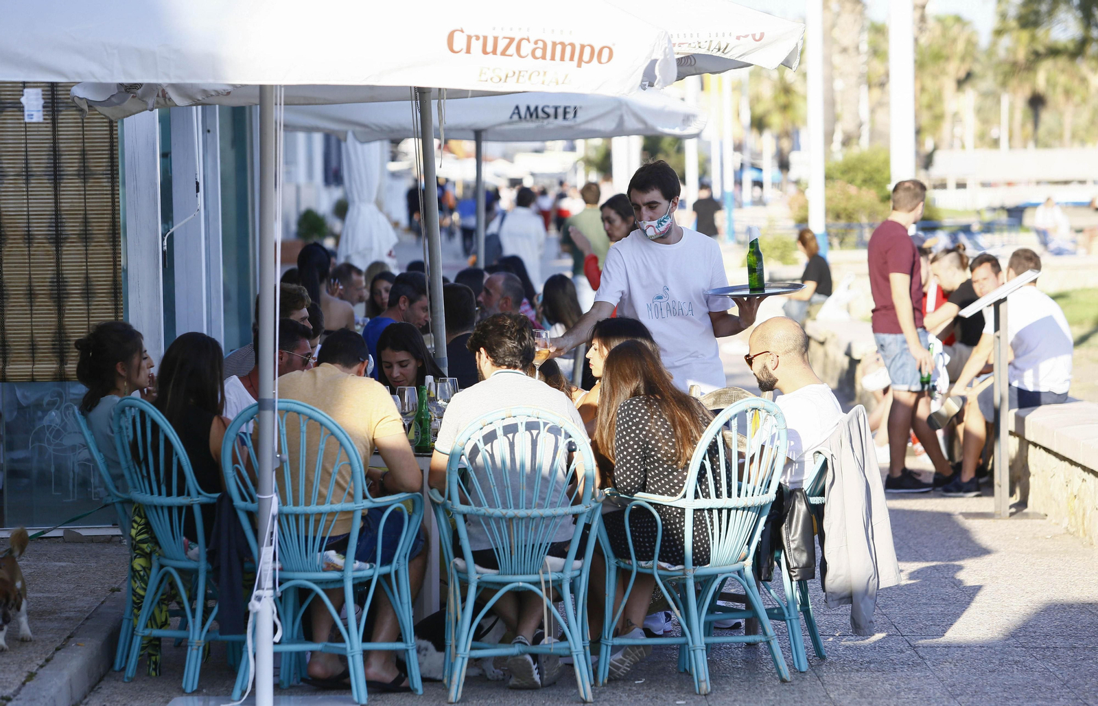 Pedregalejo por la tarde, en el primer día de la fase 1 de la desescalada en Málaga