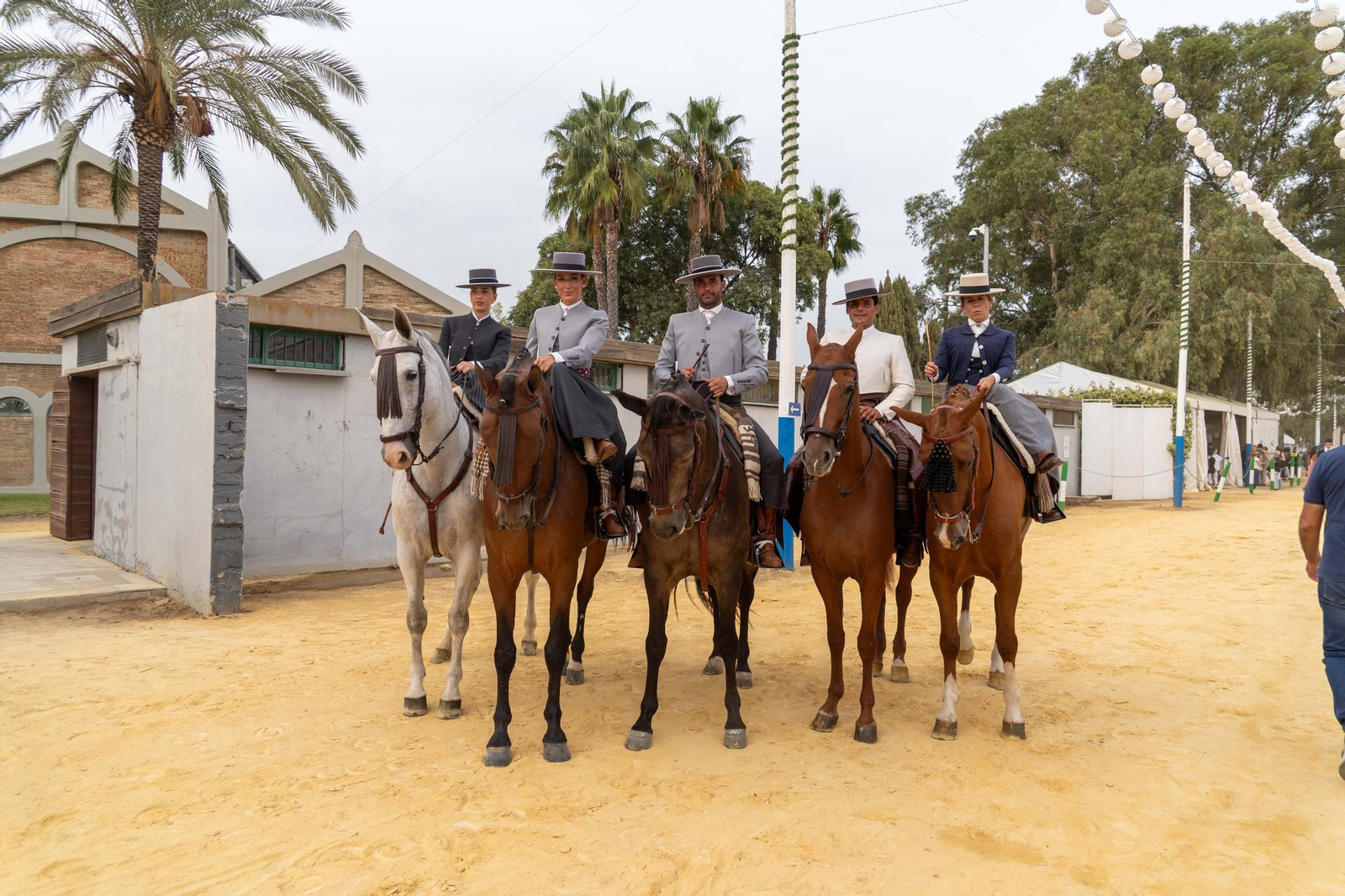 Imágenes del ambiente del ambiente de la tarde del domingo en la Feria de Otoño y del Caballo 2025 de Huelva