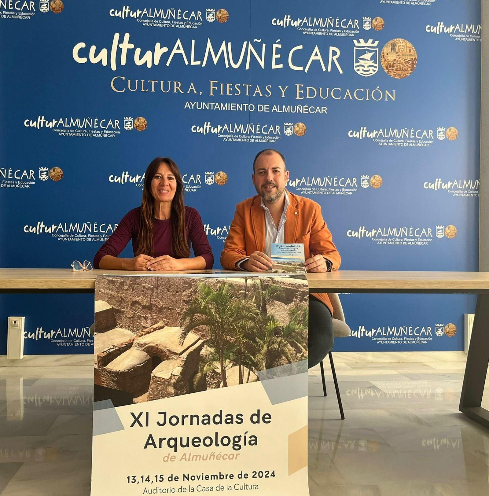 Alberto García Gilabert y Elena Navas presentan las Jornadas de Arqueología de Almuñécar