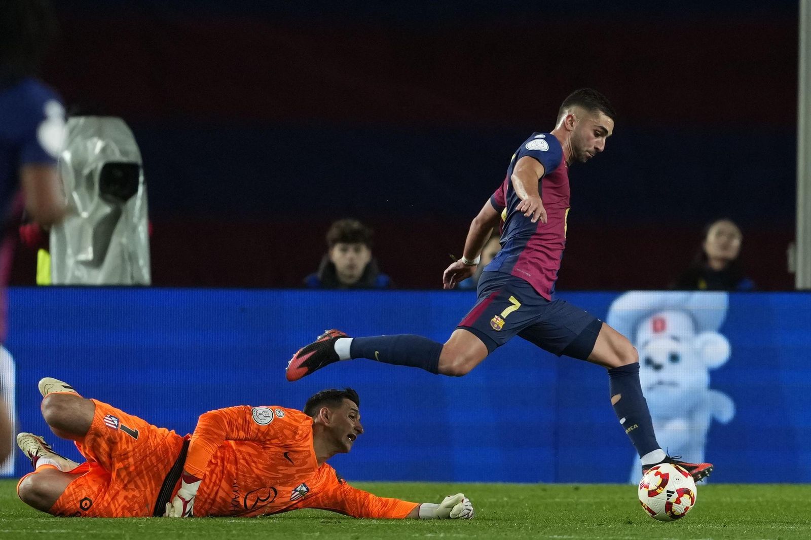 Las fotos del espectacular Barcelona - Atlético de Madrid