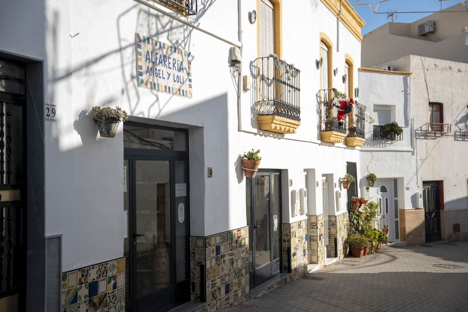 Viaje al centro del corazón alfarero de Níjar, en imágenes