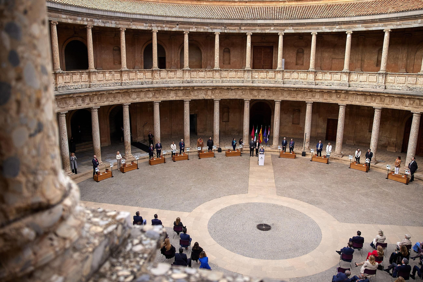 Todas las imágenes de la plantación del jardín de la paz en la Alhambra de Granada