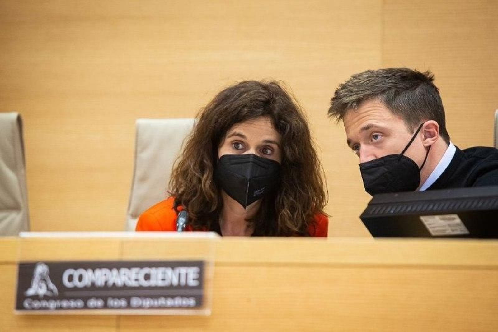 Esperanza Gómez e Íñigo Errejón, en el Congreso de los Diputados.
