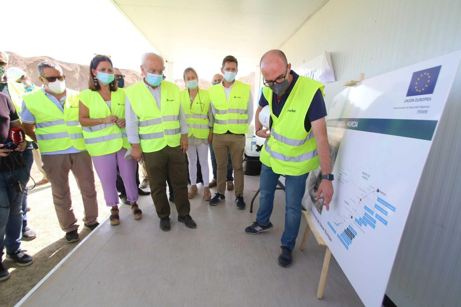 Recorrido por las obras en Níjar: "El AVE va a ser una realidad en Almería y lo será pronto"