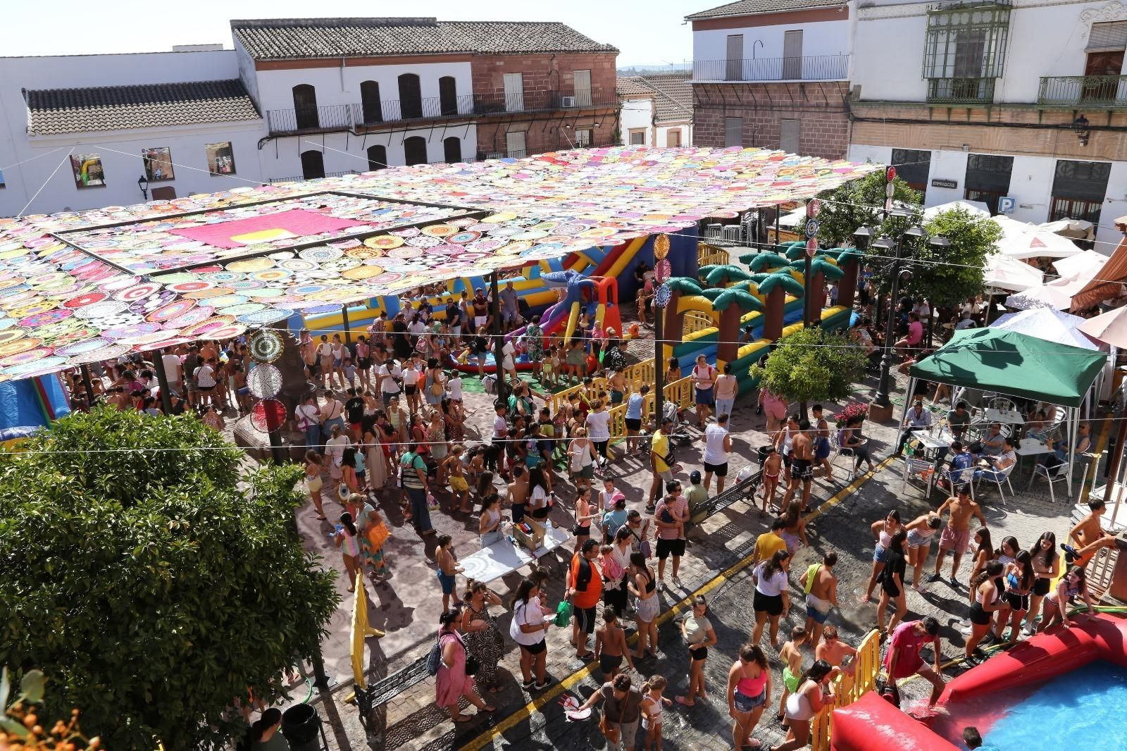 Las mejores imágenes de la fiesta de la Diablilla en Montoro: sustos, diversión y un espectacular tobogán gigante